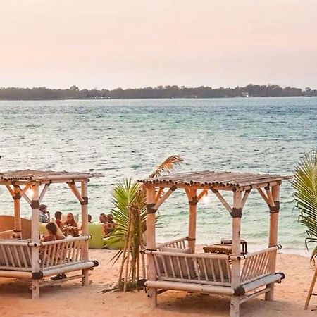 Puri Air Beach Resort & Spa Гили-Эйр Экстерьер фото