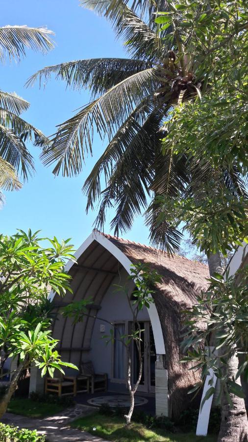 Puri Air Beach Resort & Spa Гили-Эйр Экстерьер фото