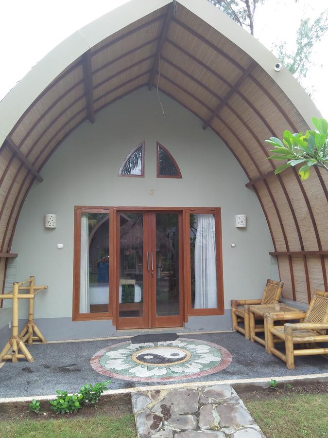Puri Air Beach Resort & Spa Гили-Эйр Экстерьер фото